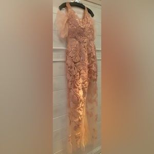 NEW WITHOUT TAGS Giovanni Dress Style #60283 Rose Gold